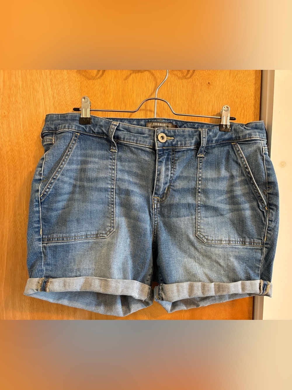 Torrid Light Blue Vintage Stretch Mid Rise Jean Shorts Size 1